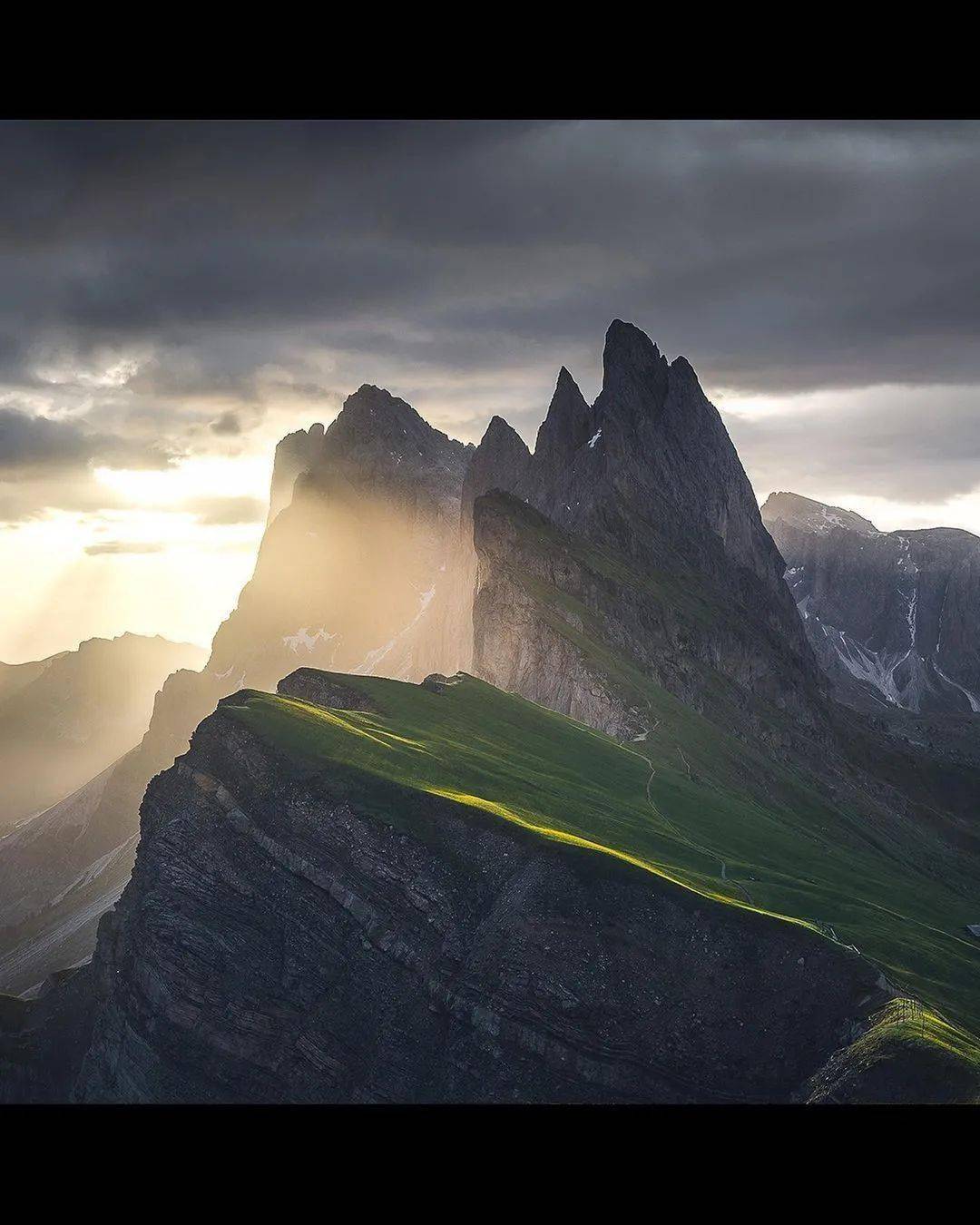 世界上最险峻山峰图片图片