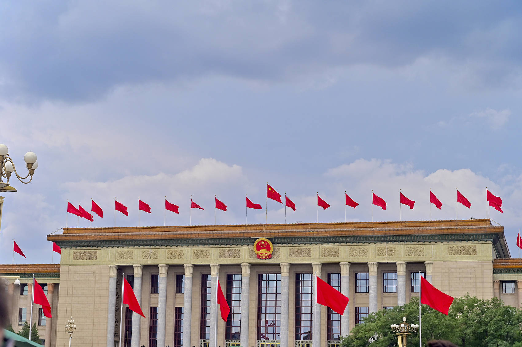 南方 早班车 | 十三届全国人大五次会议今日审议地方组织法修正草案