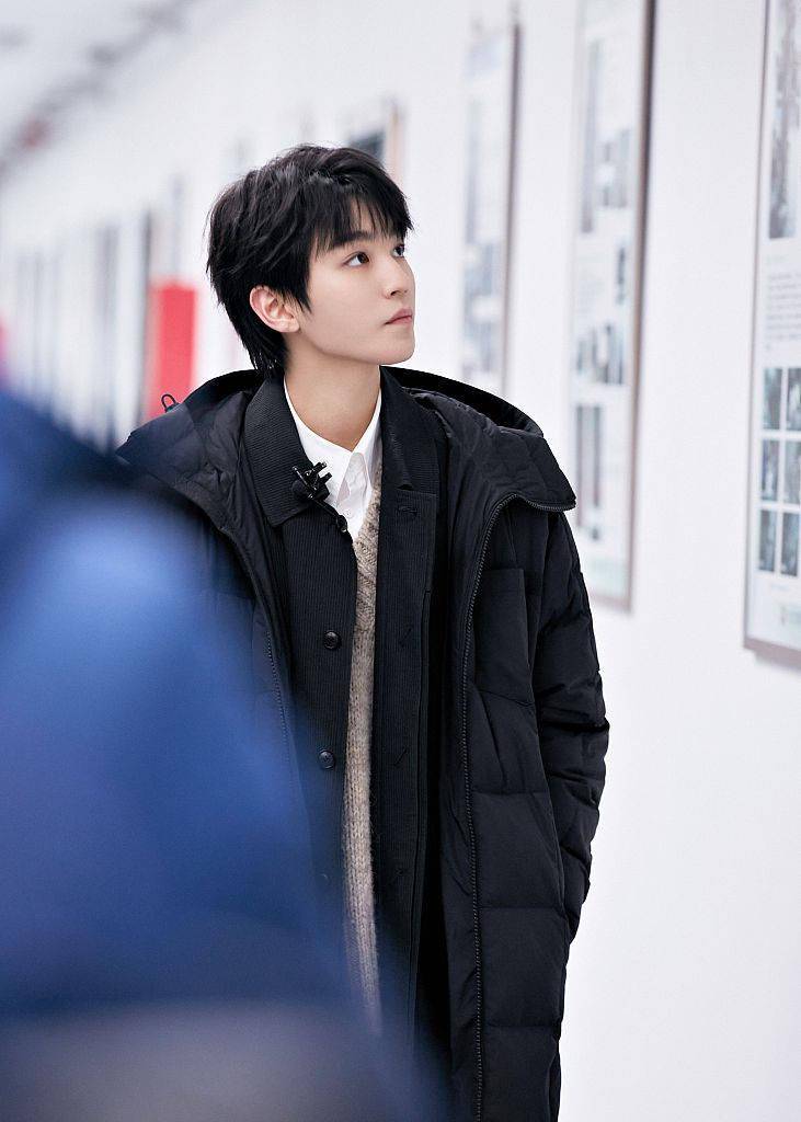 王俊凯亮相综艺万里走单骑第二季走近故宫感受历史画卷