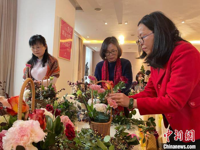 台胞|一花一叶话情感交流 浙江宁波举办台胞插花沙龙