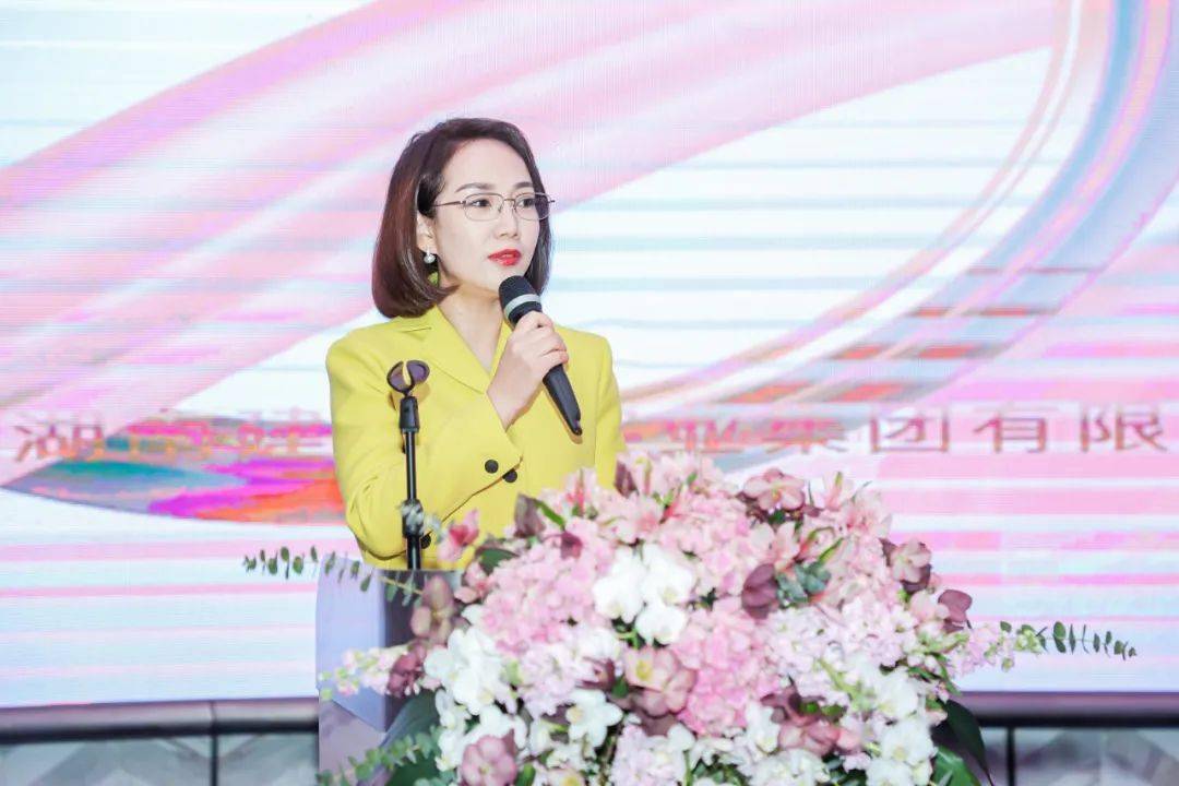 周晓莉:方盛制药创始人之一,董事长,方盛制药实际控制人张庆华的妻子