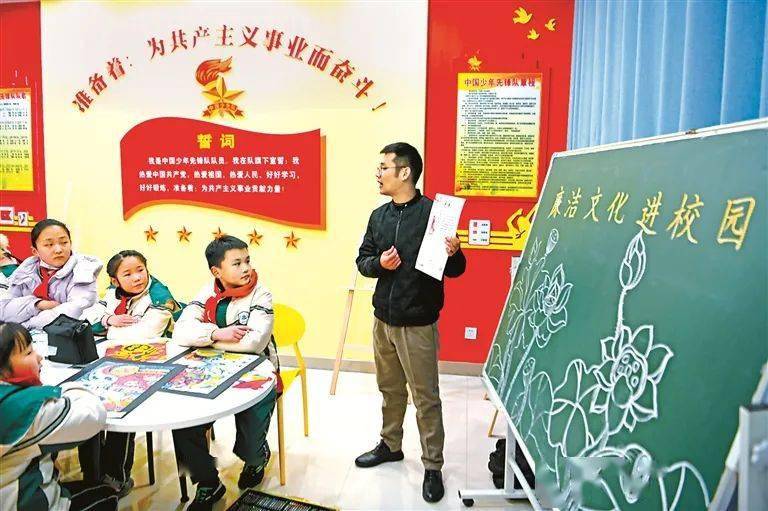 在甘肃庆阳干部群众早有议论黄继宗出事一定出在他老婆身上