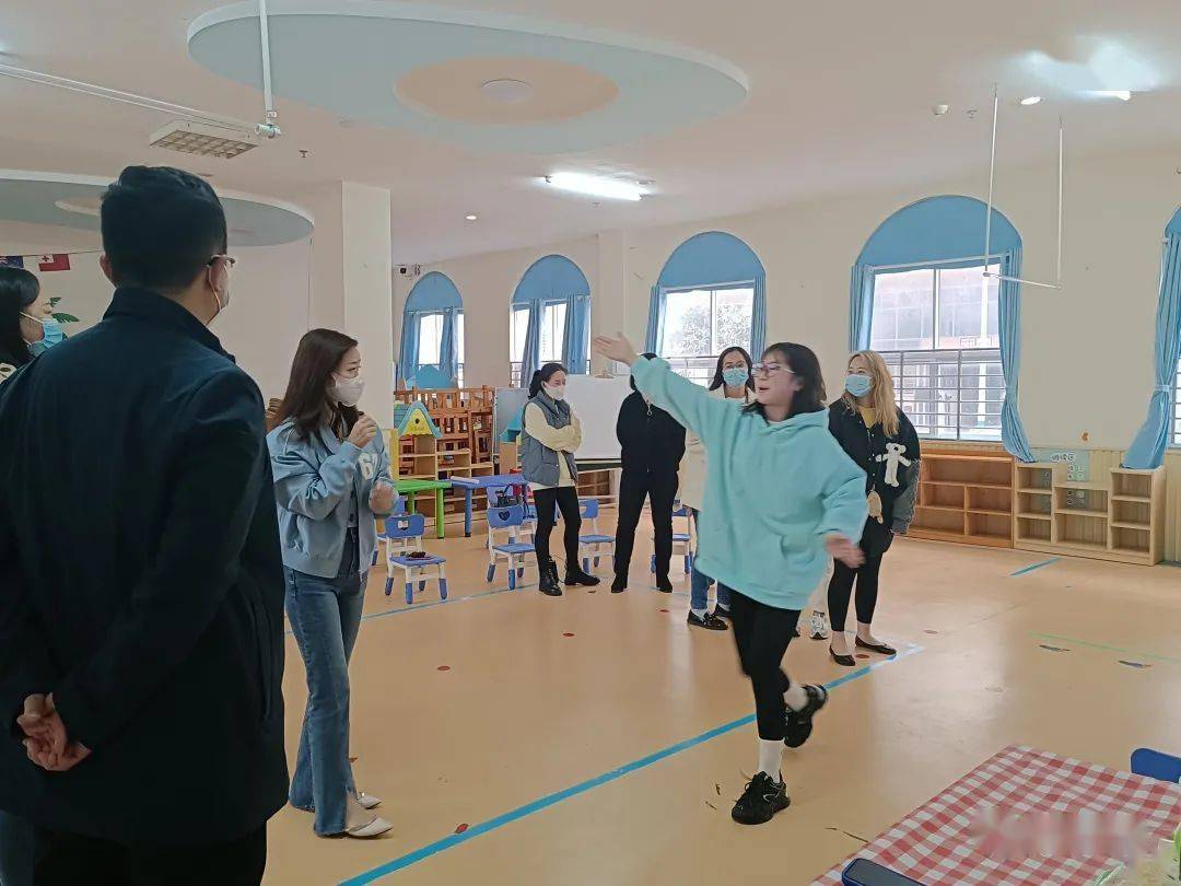 因爱携手用心陪伴践行生本静待花开桂林市七星区金童幼儿园召开2022年
