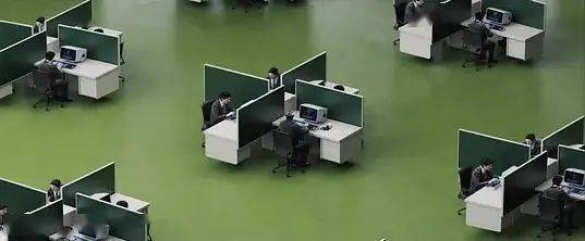 这部科技惊悚剧，打工人都应该去看看