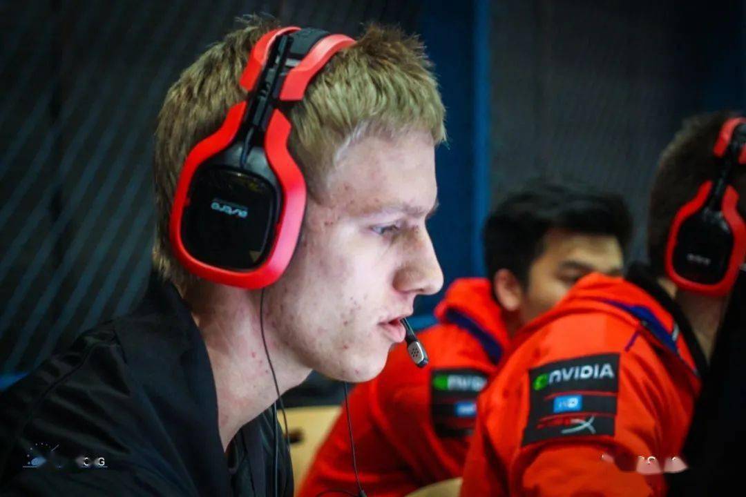 秃瑟考古csgo首届出印花胶囊的赛事卡托维兹2014