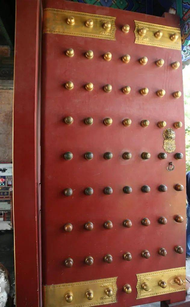 探索古建筑中门的奥秘——门,门墩,门钉_大门_象征_广亮