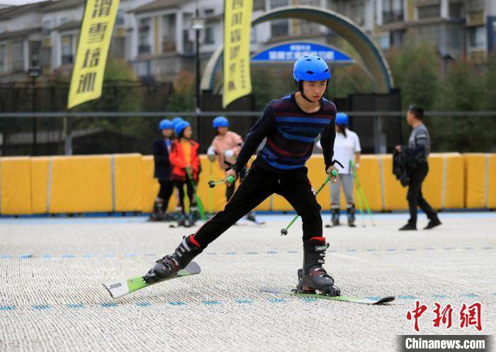 胡海涛|无声世界里的追风少年们 在冰雪上奏出自己的乐章