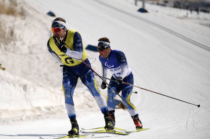 女子|图集：视障运动员如何越野滑雪？他们有一双明亮的“眼”