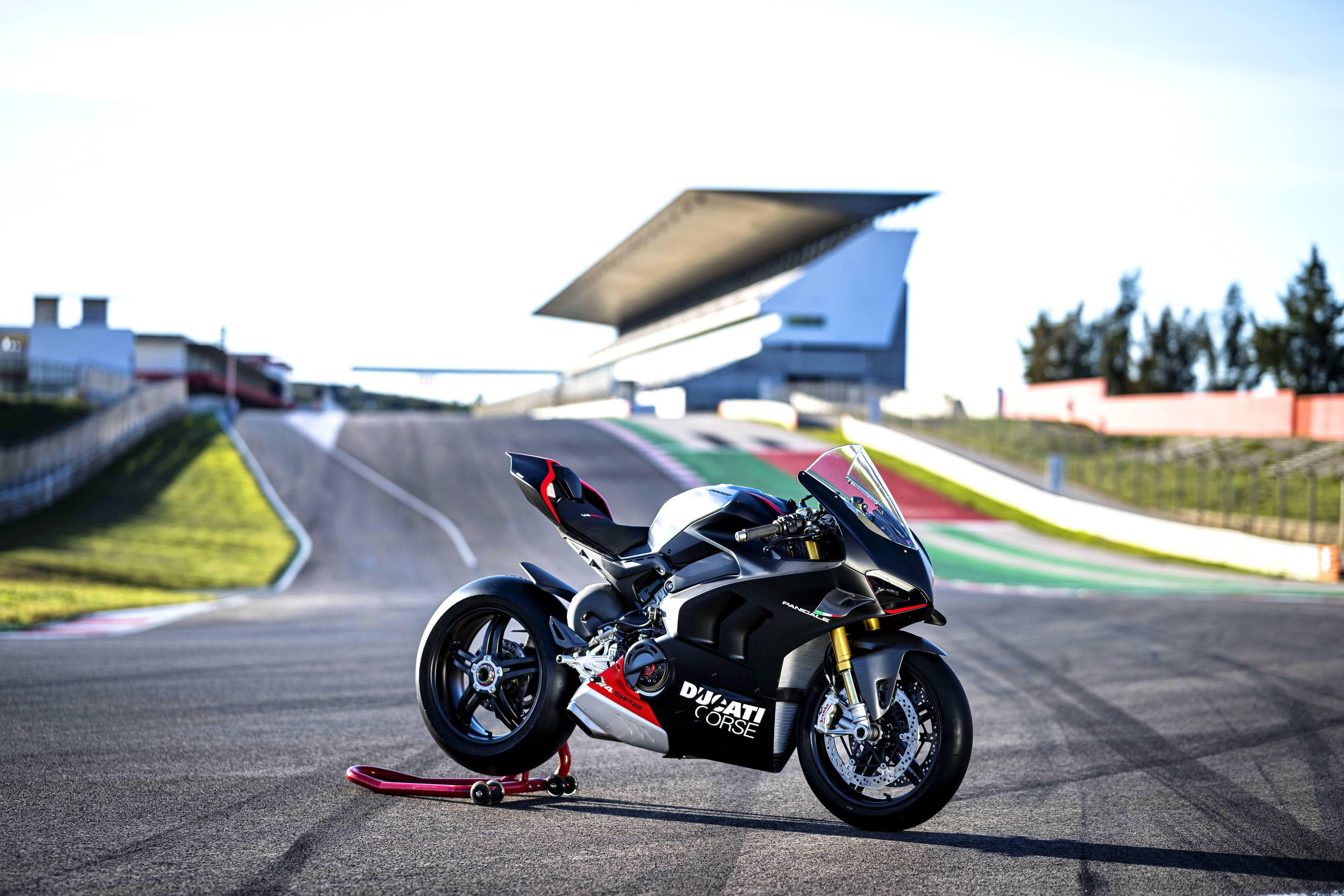 杜卡迪2022panigalev4sp2賽道特寫