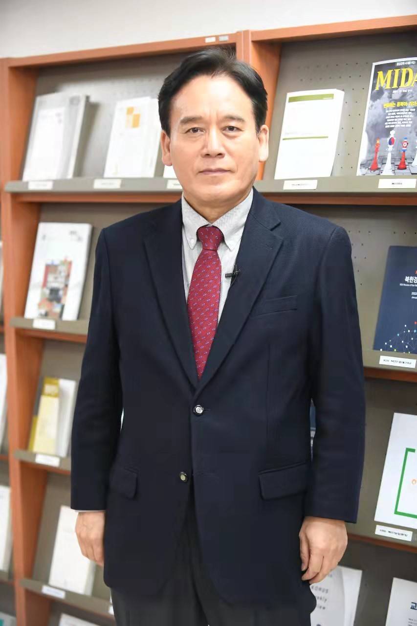 专访韩国学者李相万尹锡悦政府大概率不会跟随美国包围中国