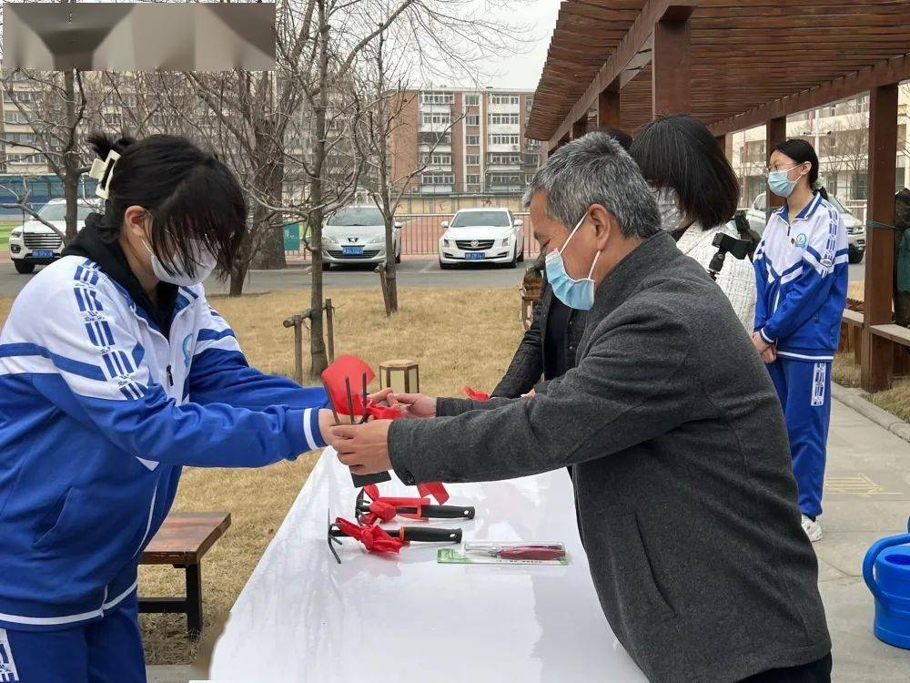 不負春光添新綠以勞樹德育良才河北工業大學附屬紅橋中學勞動教育實踐