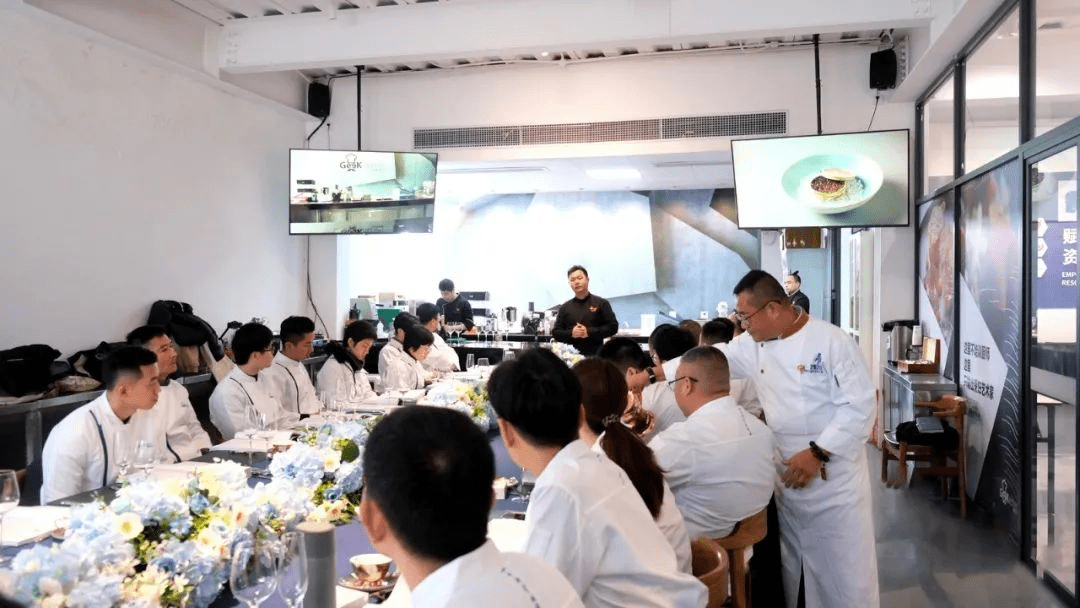 新闻|用外国人的的东西征服外国人！他要为中餐正名