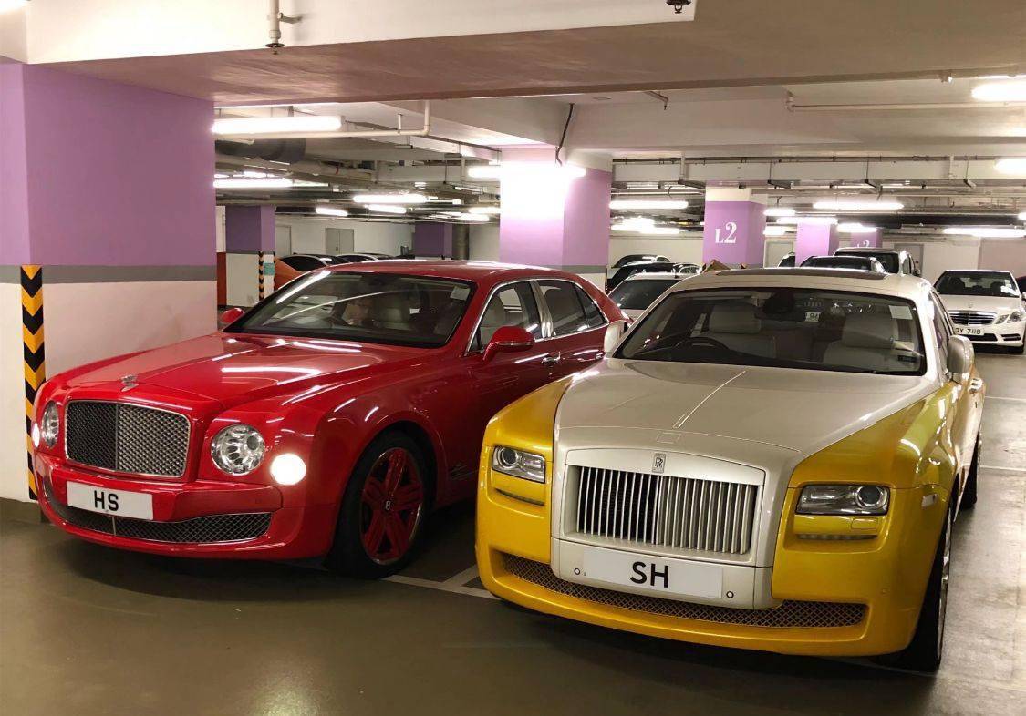 实拍洪永时的座驾宾利车标镶钻埃尔法上贴的字母有意思