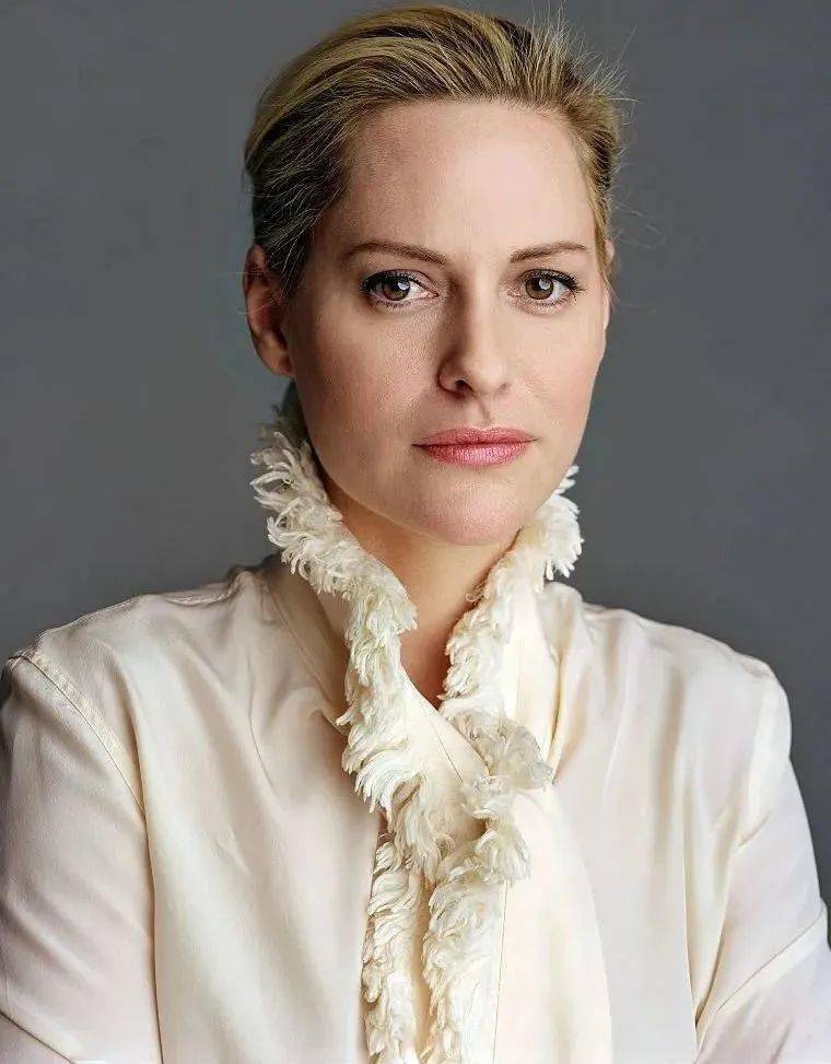 全球身高1米4,却被封“全球最美双腿”,网友:她美哭我了