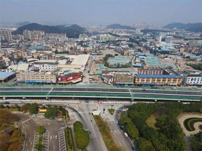 新老城区又近一步佛山顺德南国路二期德胜西路节点跨线桥主桥通车