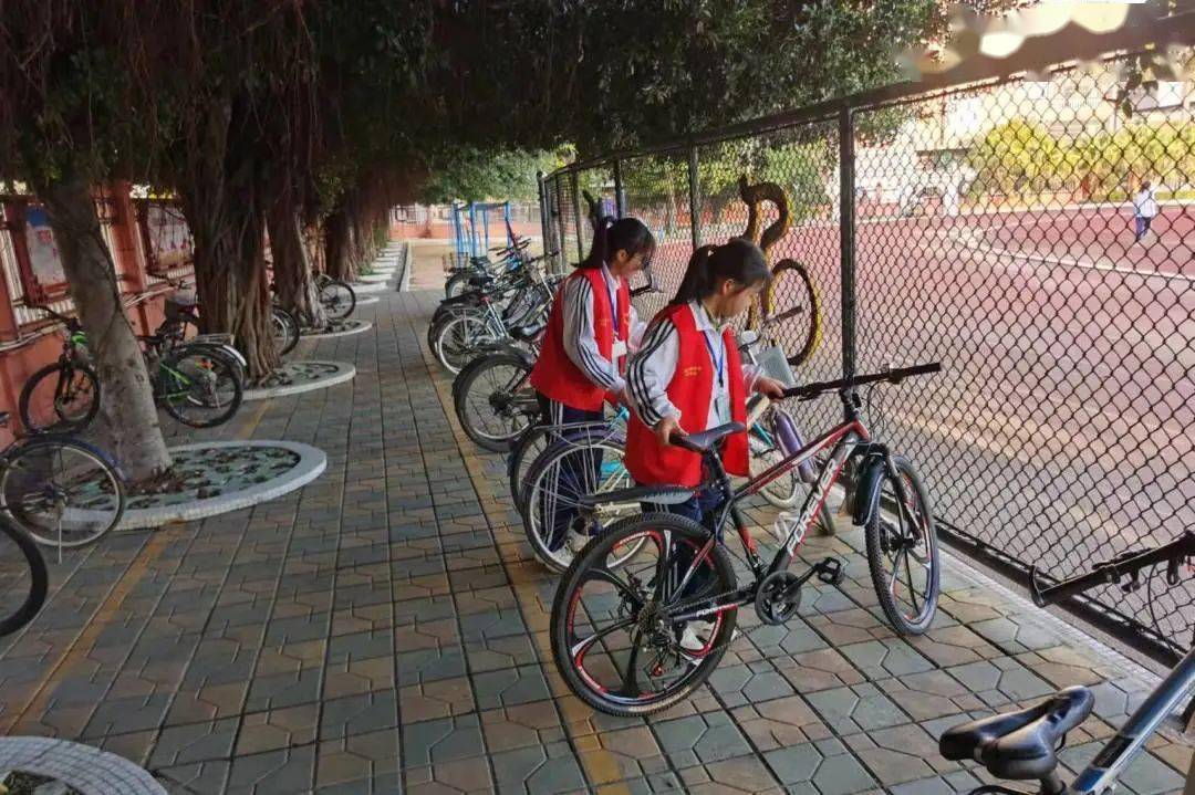 【基层动态】六都中学团委会开展"志愿建功行,喜迎二十大"2022年学