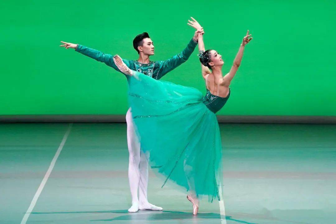 祝贺邱芸庭晋升中央芭蕾舞团首席主演!_金奖_艺术_北京