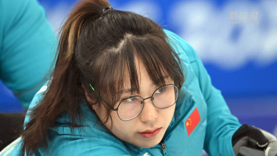心情|新华全媒+|中国轮椅冰壶队队员闫卓：夺冠心情很激动！冰壶运动很“智慧”！大家多来玩冰壶！