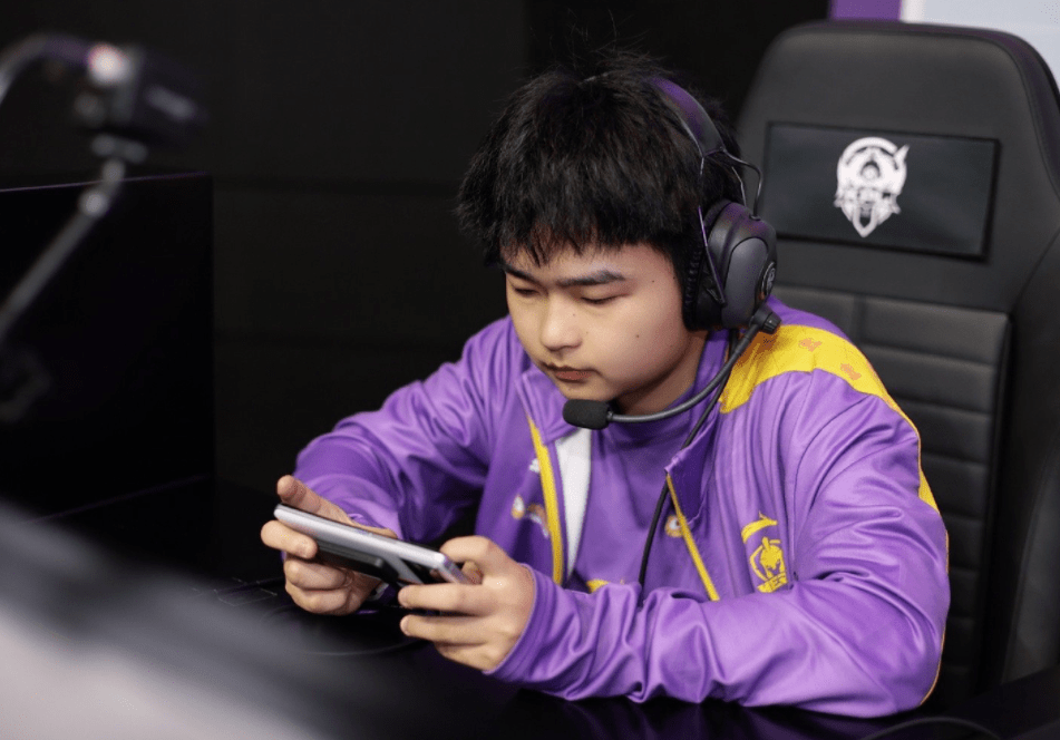 hero13不敌gk星痕复出也不是救世主早已没了双冠时期的风采