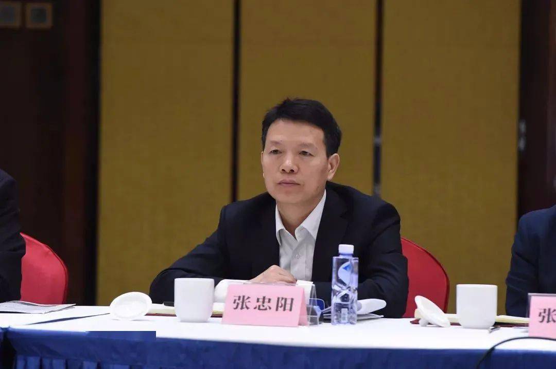 1988年进入国防科技大学学习,1992年进入航天总公司二院二部导弹设计