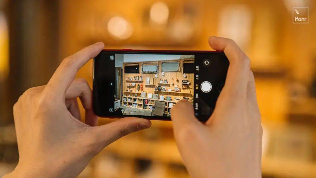 苹果|【首发】iPhone SE 3 开箱:最便宜 5G iPhone,最强单摄手机