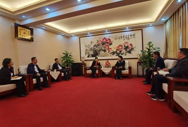 副行长陈尧一行赴孟津区开展调研,就重点项目合作与孟津区区长马晓平