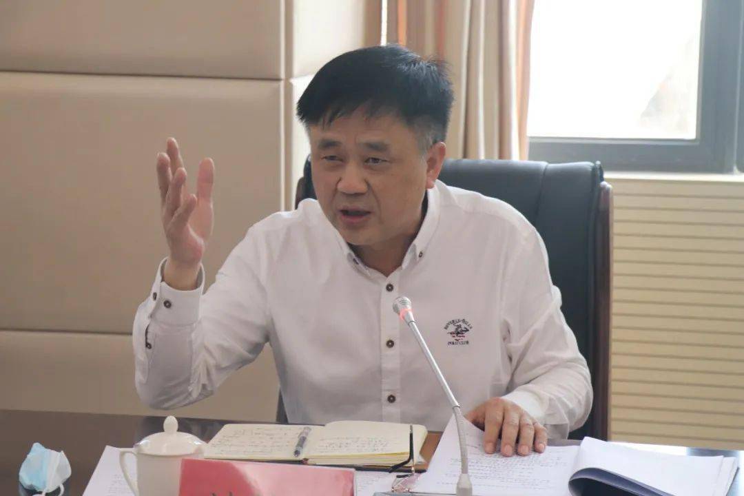 区党工委委员,管委会副主任刘敏坚出席会议.