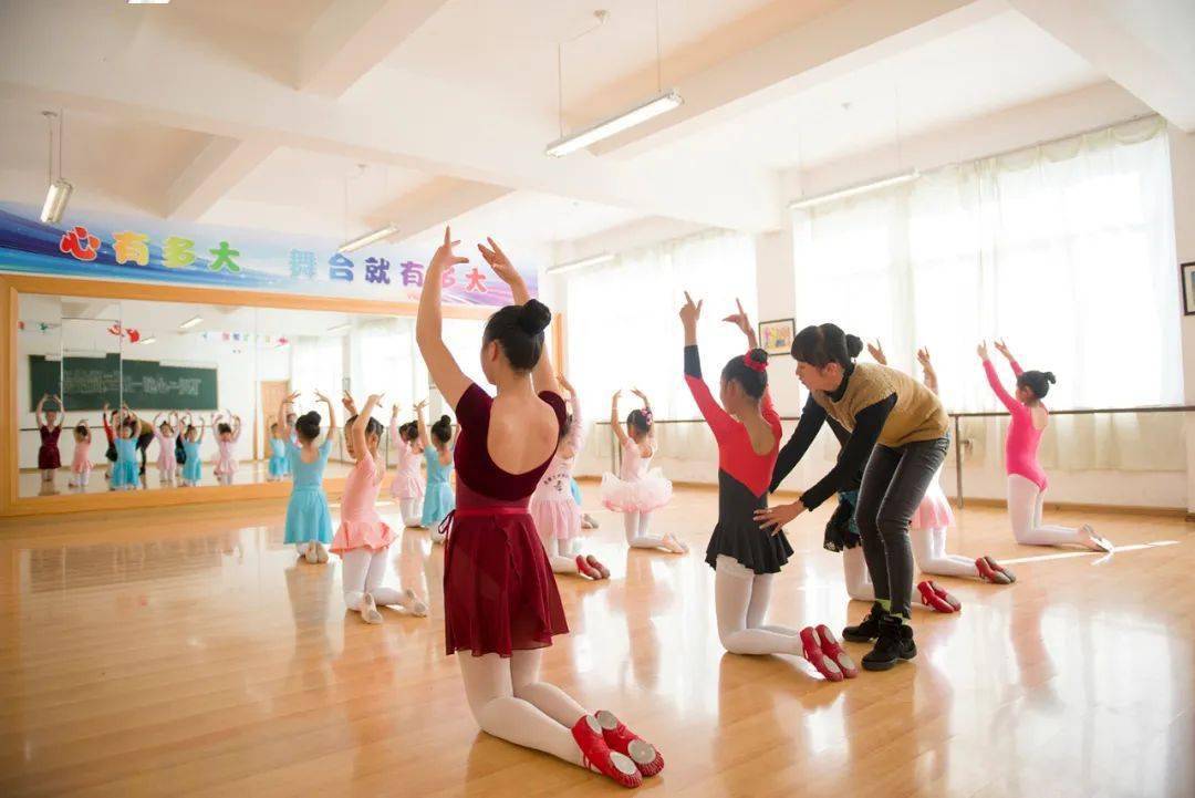 大理市下关二小党支部书记,校长杨旭妹3月15日大理市教体局·大理市融