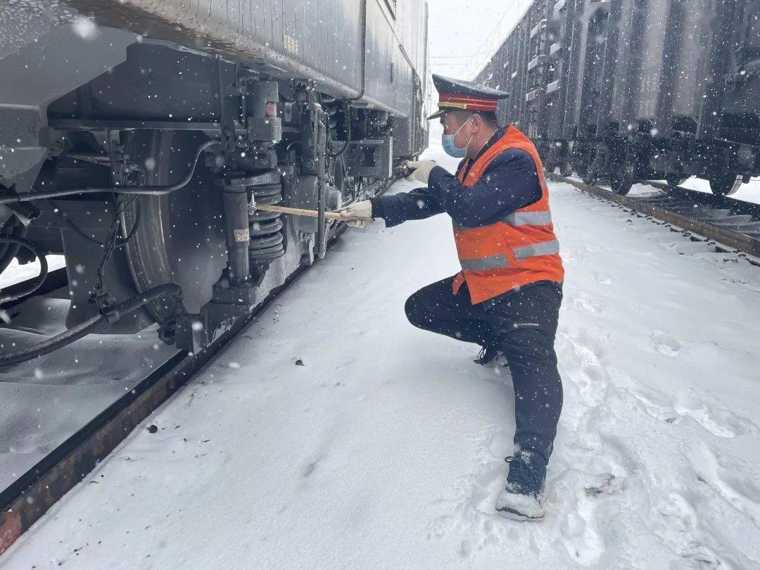 3月中草原鐵路人戰風斗雪