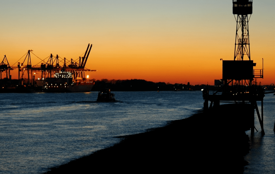 满载中国货物集装箱船美东搁浅,涉及多家共舱船公司!