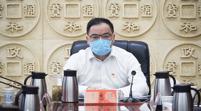 3月16日上午,我县召开疫情防控紧急调度会,县委副书记,县长,县委疫情