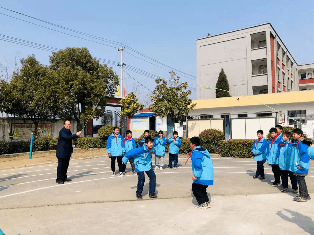 潁州區各學校開展豐富多彩的體育社團活動_小學_阜陽_籃球