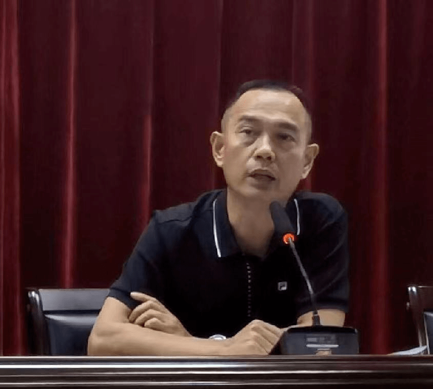 海口市灵山中学召开2022届高考备考暨月考成绩分析会