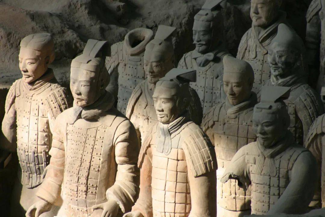 獄美品　秦始皇帝陵　兵馬俑坑　切手 秦始皇の遺産！1983年発行の兵馬俑切手と小型シートの歴史や価値