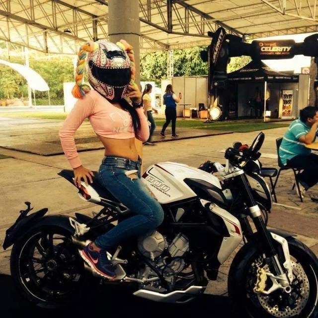 女骑士:thai girl motorcycle
