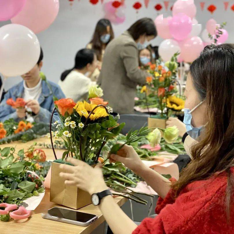 春暖花开时爱你丨弘爱医院工会举办三八女神节花艺沙龙活动