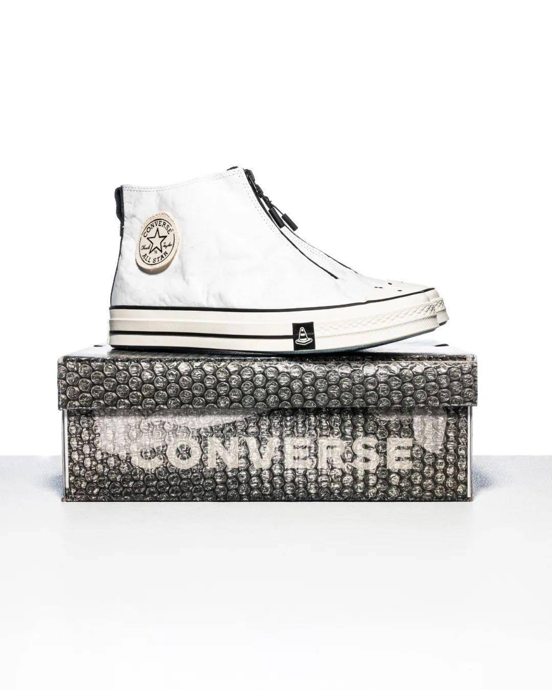 Vides 透明鞋面 + 手绘风格！Converse 全新「二次元」联名现已发售！