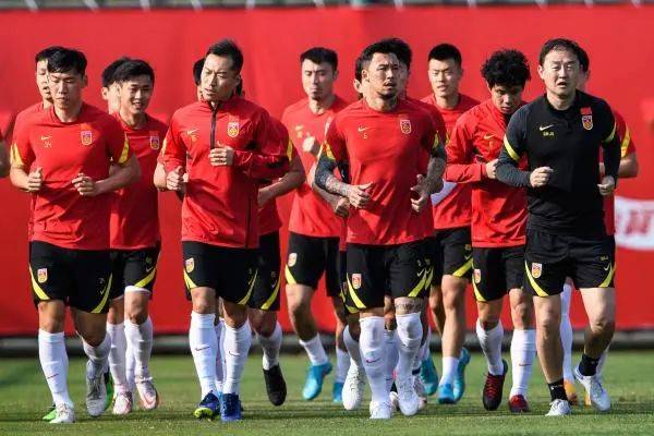 团队|孙继海：盼球迷像亲人般对待中国足球
