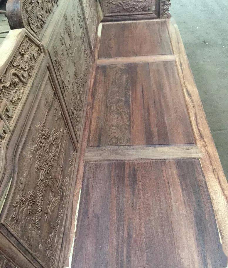 伯利兹黄檀:《红木》国标黑酸枝类树种