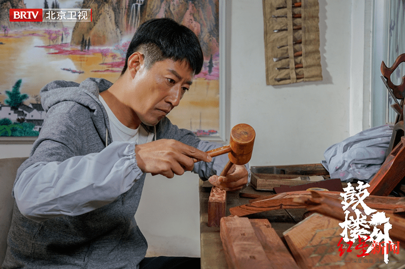 于震|专访于震｜《人世间》骆士宾后，自导自演《鼓楼外》京味儿十足