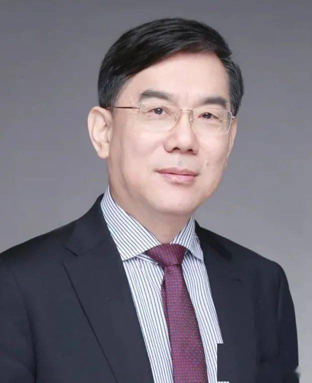 王硕,主任医师,教授,博士研究生导师,首都医科大学附属北京天坛医院