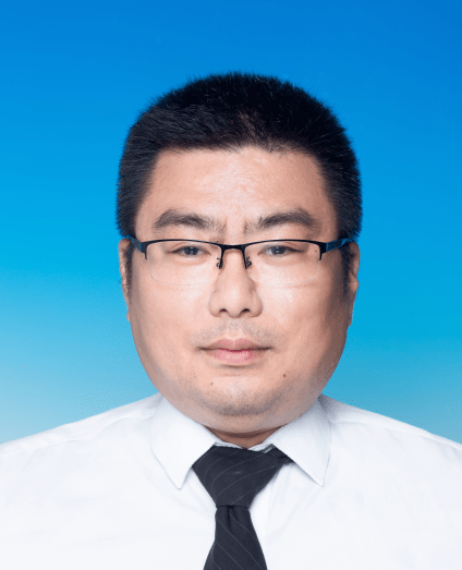 广信区人民政府副区长(挂职两年)杨华,男,汉族,1984年3月生,研究生