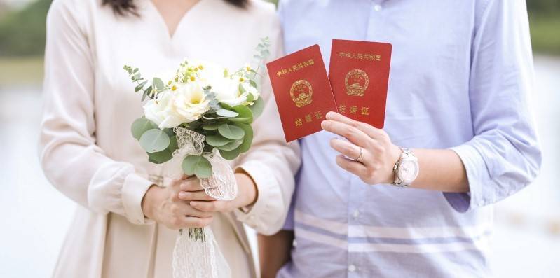2021结婚证样式图片