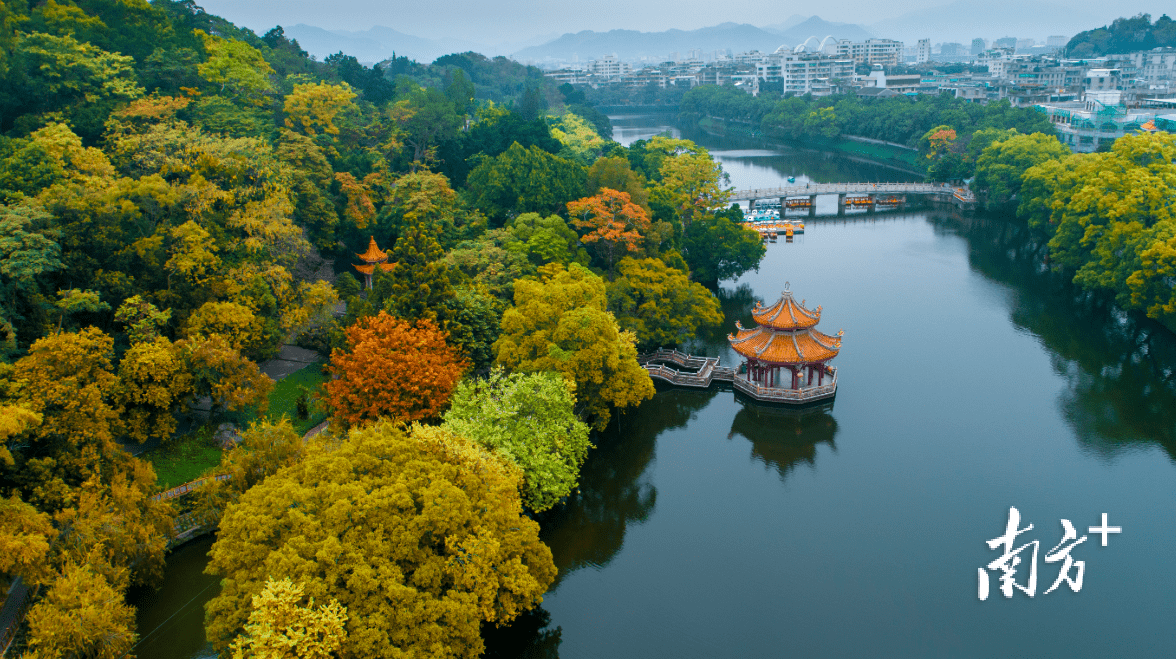 潮州古城三山拱卫,湖江夹城,西湖与葫芦山是古城的重要组成部分.
