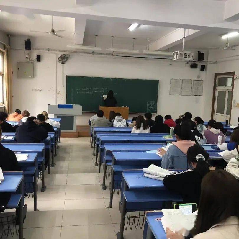 【我为同学做件事】学业帮扶_陈雪蛟_植保_邢萍萍