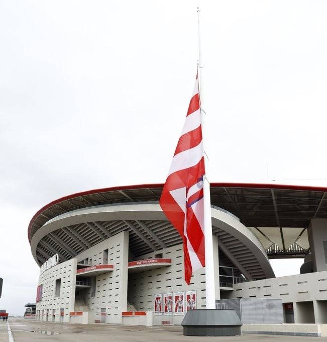 哀悼|西蒙尼的父亲离世，马德里竞技俱乐部降半旗致哀