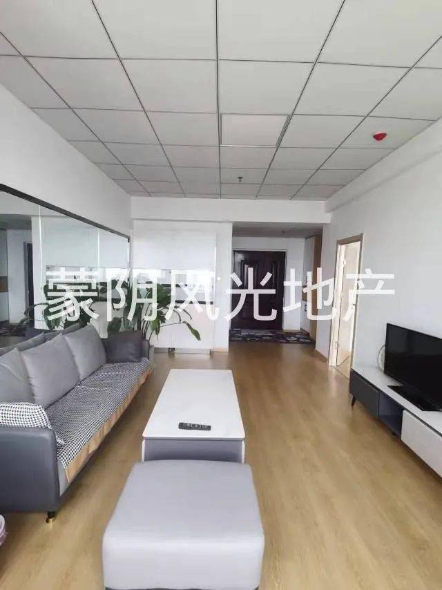 00万伯爵公馆2室1厅1卫48万元房屋详情:5个卧室,上下两层,带院,可以两