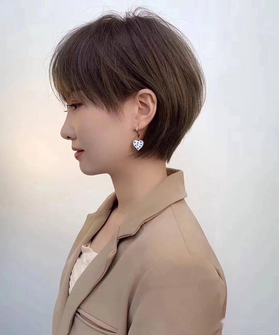 "35 款露耳超短发"_发型_短发_女生