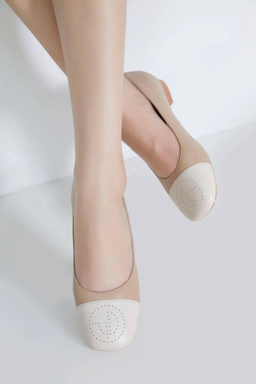 特惠价春天必入的两双鞋，百搭又好看