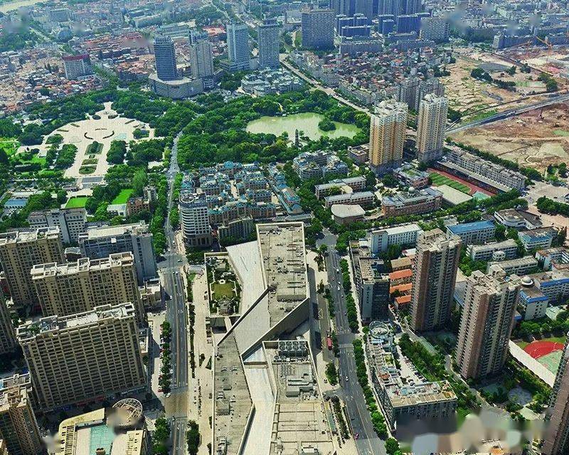 通汇门,湖清门和迎恩门;四街为县前街,南门街,朱店街,西门街